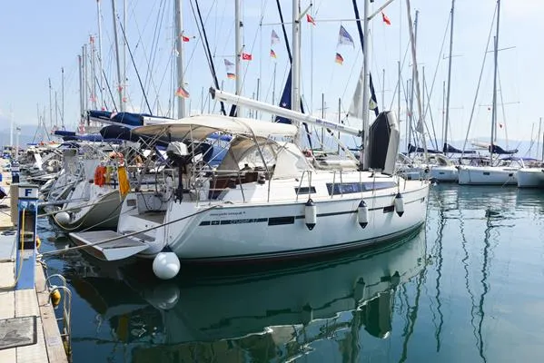 Exterior view of Kedi, a Bavaria Cruiser 37 sailboat at Fethiye, Turkey