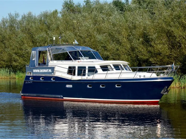 Exterior view of Drait 77, a De Drait Advantage 42 motorboat at Woudsend, Netherlands
