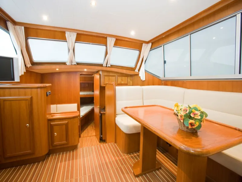 Salon of Drait 77, a De Drait Advantage 42 motorboat at Woudsend, Netherlands