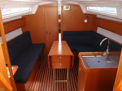 Salon of (1682 BG), a Bavaria 33 Cruiser sailboat at Grad Biograd na Moru, Croatia
