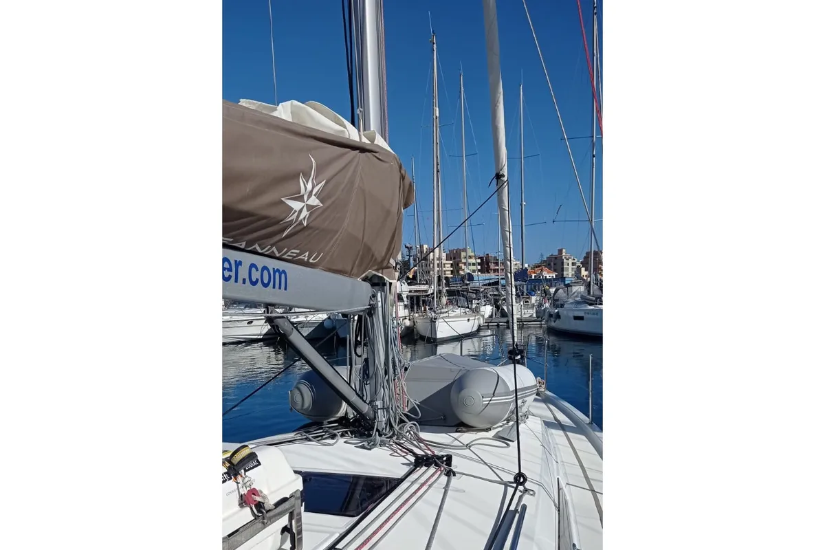 Deck of Alboran Albariño (Las Galletas), a Jeanneau Sun Odyssey 410 sailboat at Elephant Butte Estates, United States