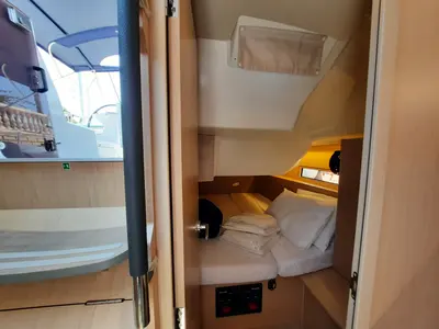 Cabin on Senza Dubbi II, a Beneteau Oceanis 40.1 sailboat at Tonnarella, Italy