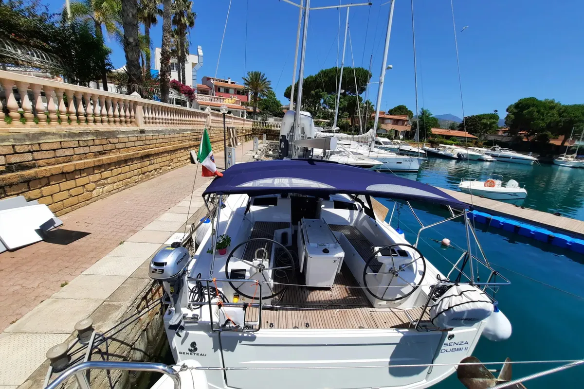 Exterior view of Senza Dubbi II, a Beneteau Oceanis 40.1 sailboat at Tonnarella, Italy