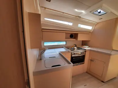 Galley of Senza Dubbi II, a Beneteau Oceanis 40.1 sailboat at Tonnarella, Italy
