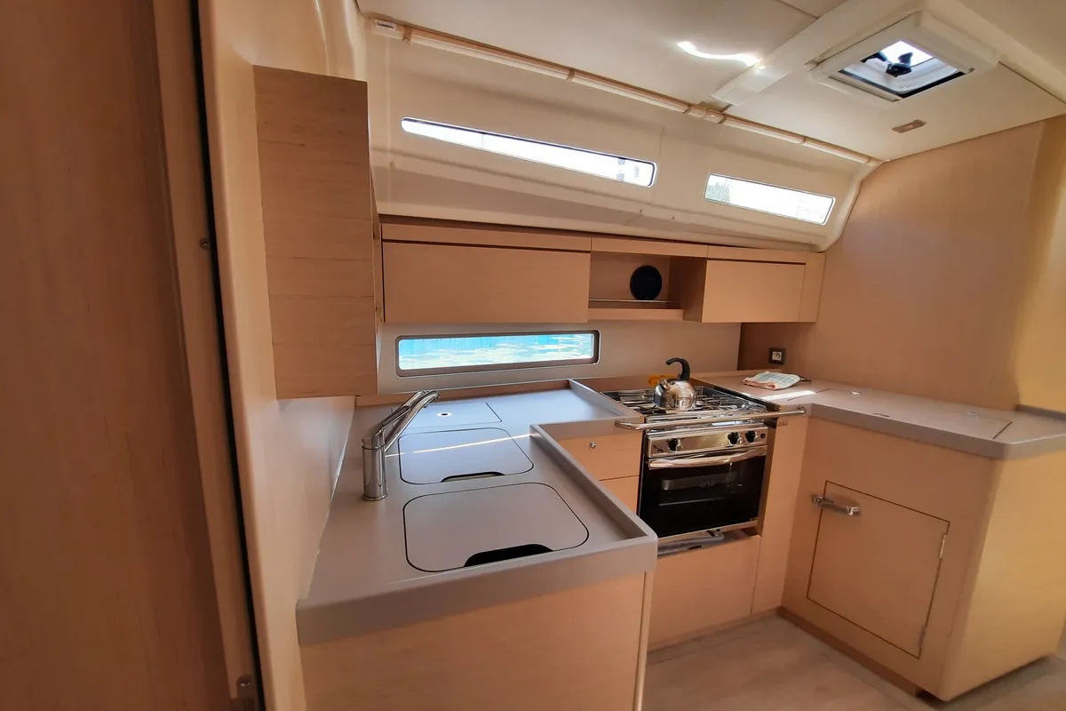 Galley of Senza Dubbi II, a Beneteau Oceanis 40.1 sailboat at Tonnarella, Italy