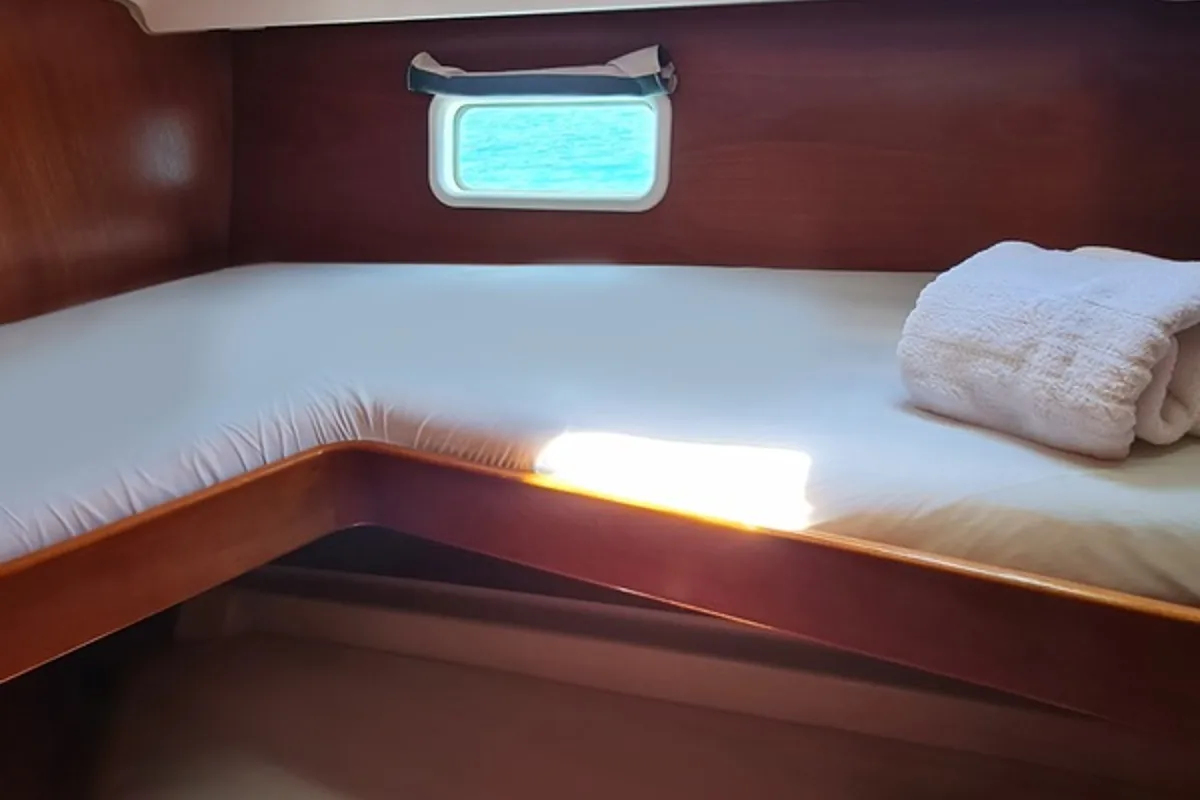 Cabin on Erika, a Beneteau Oceanis 411 sailboat at Volos Municipality, Greece