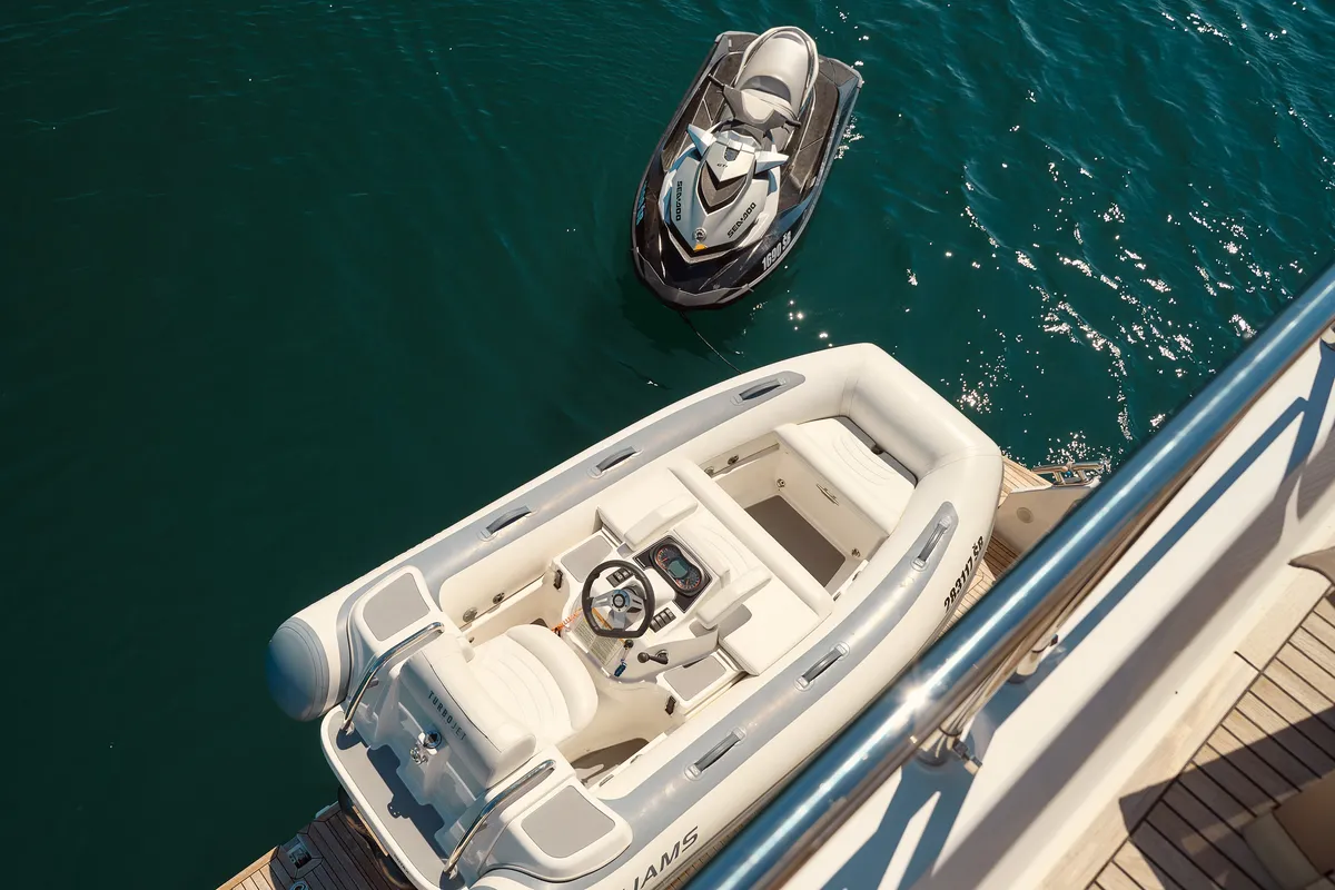 Alyss, a Azimut 72 motor yacht at Skradin, Croatia