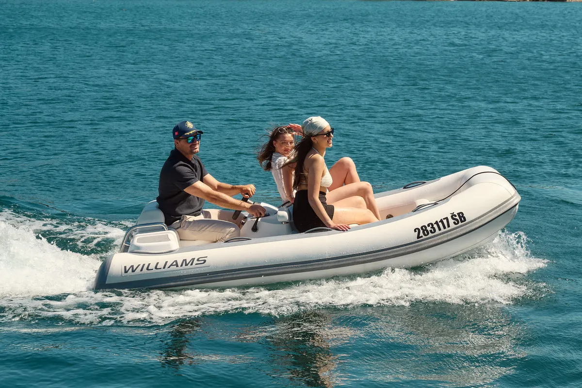 Alyss, a Azimut 72 motor yacht at Skradin, Croatia