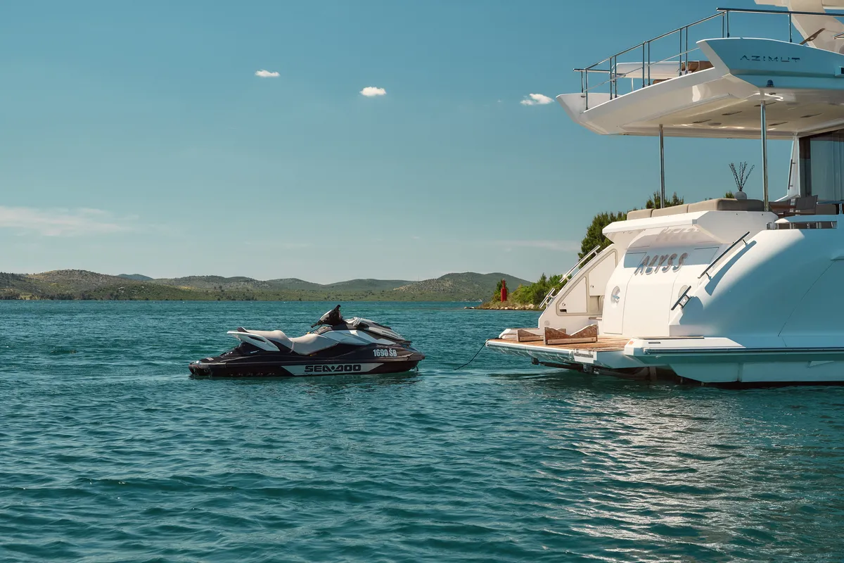 Alyss, a Azimut 72 motor yacht at Skradin, Croatia