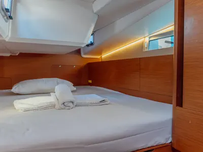Cabin on Jouir, a Jeanneau Sun Odyssey 490 sailboat at Kos, Greece