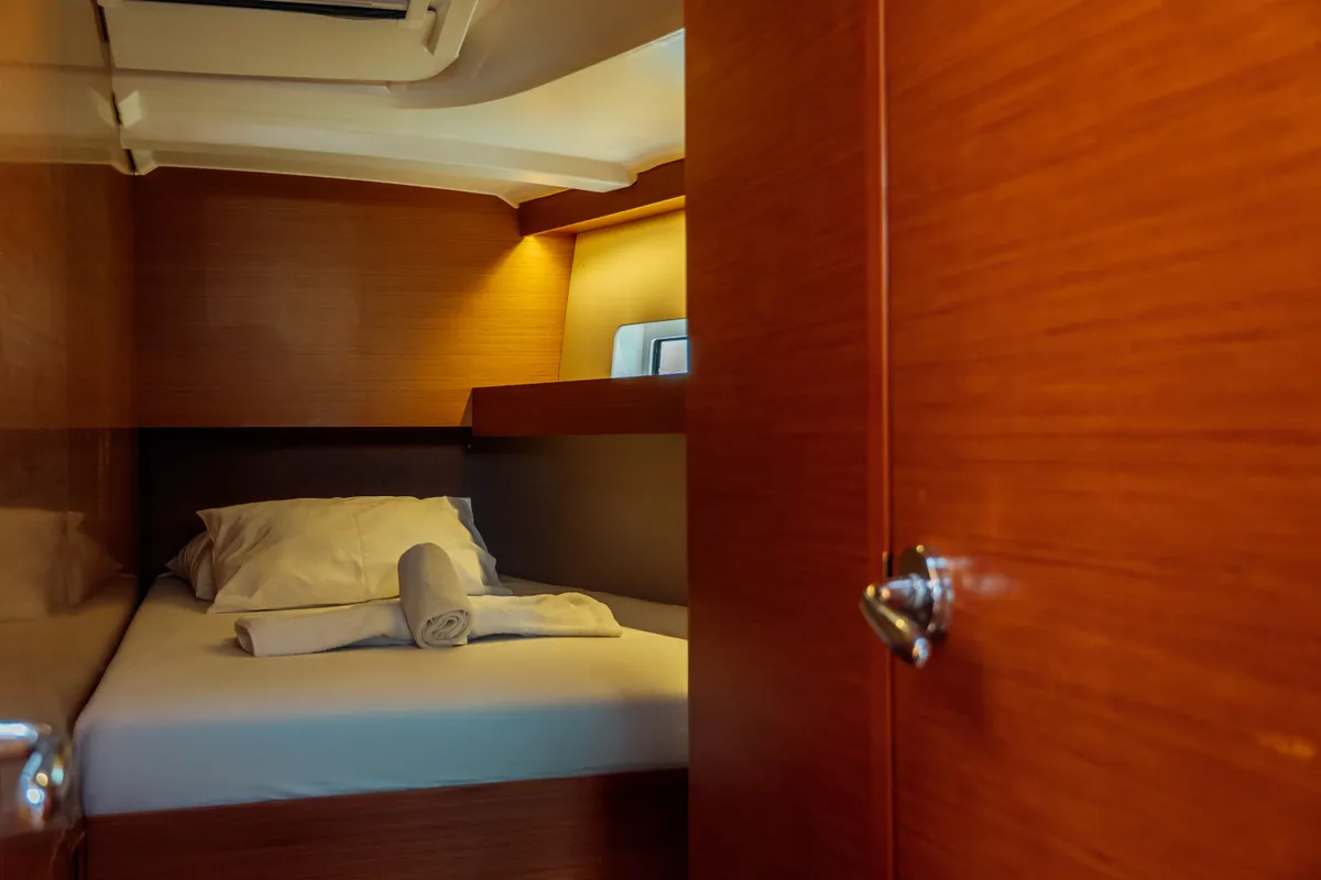 Cabin on Jouir, a Jeanneau Sun Odyssey 490 sailboat at Kos, Greece