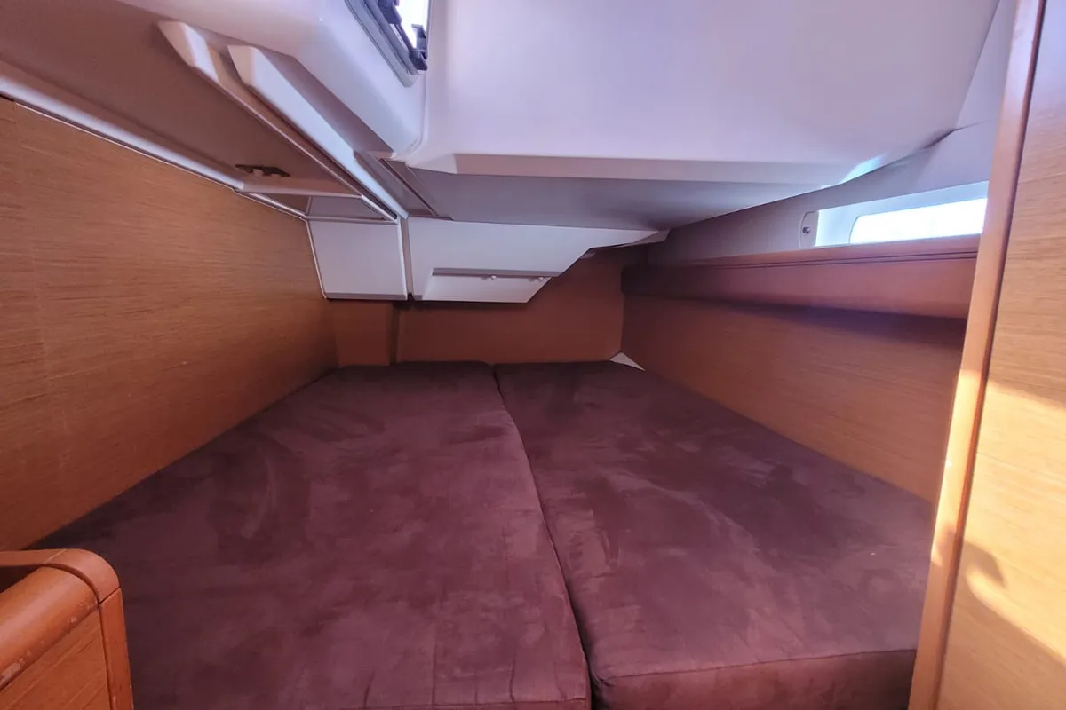 Cabin on Grenat, a Jeanneau Sun Odyssey 379 sailboat at Saint-Cast-le-Guildo, France