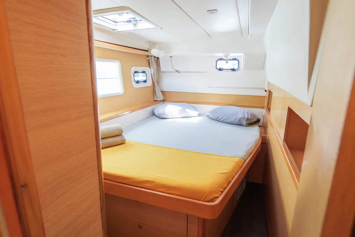 Cabin on Poe Reva, a Lagoon 400 S2 catamaran at Papeete, France