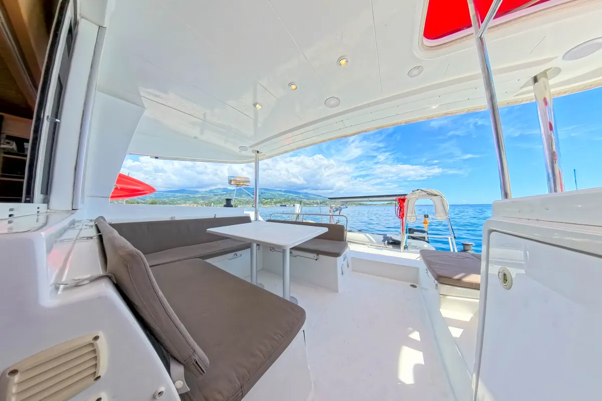 Deck of Poe Reva, a Lagoon 400 S2 catamaran at Papeete, France