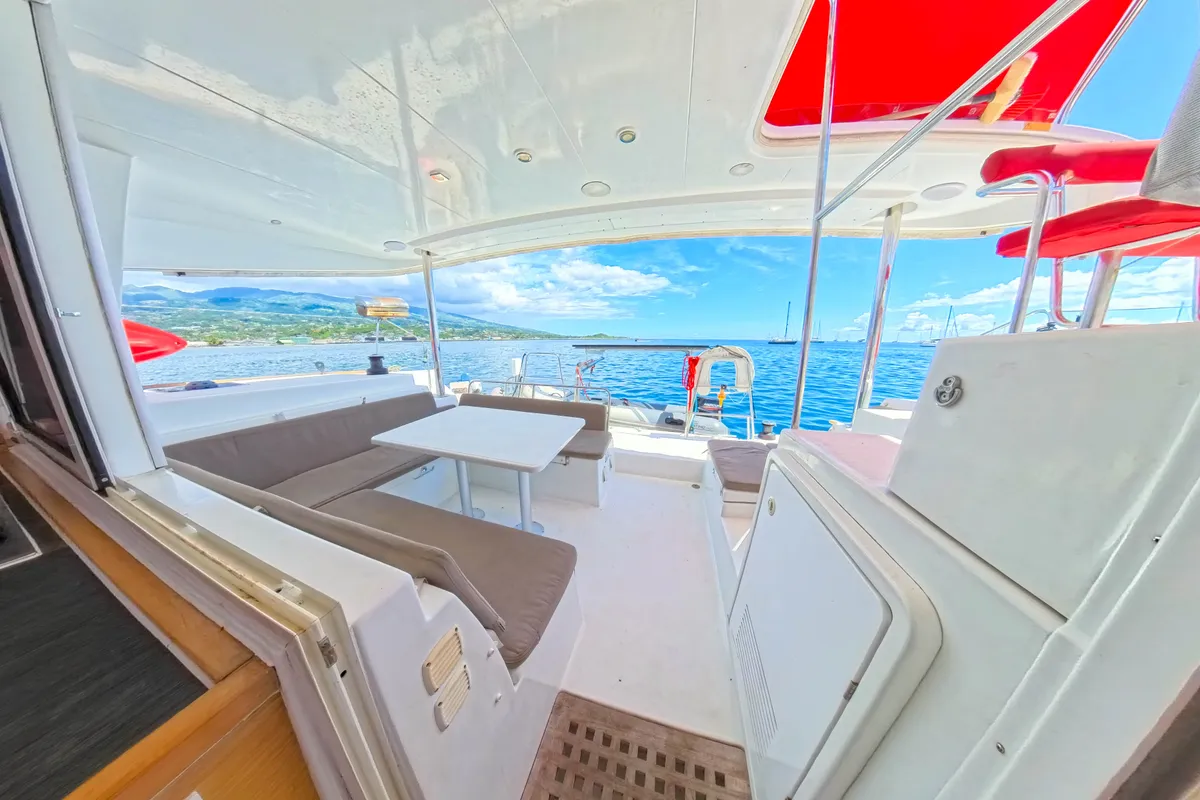 Deck of Poe Reva, a Lagoon 400 S2 catamaran at Papeete, France