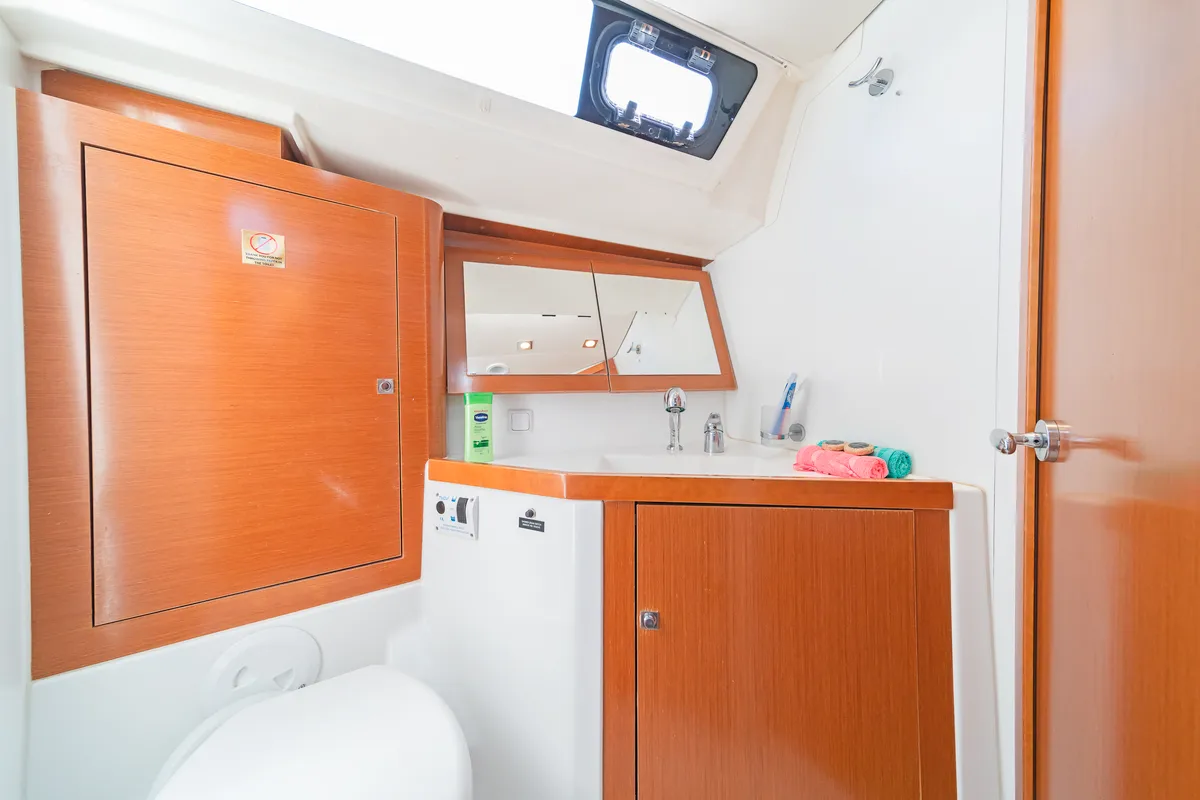 Head on Quantum, a Beneteau Oceanis 45 sailboat at Municipal Unit of Rhodes, Greece