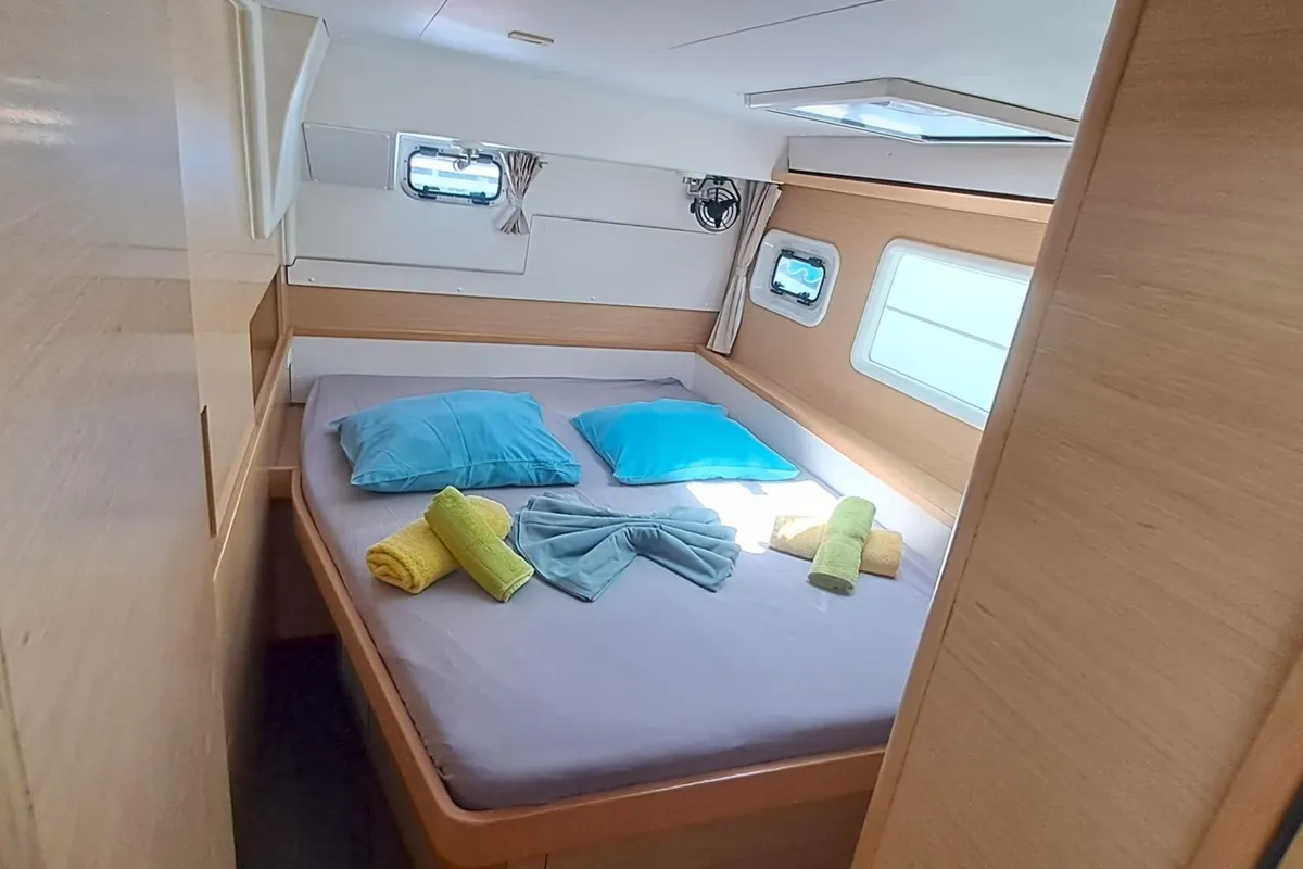 Cabin on Trixi, a Lagoon 400 S2 catamaran at Pointe-à-Pitre, France