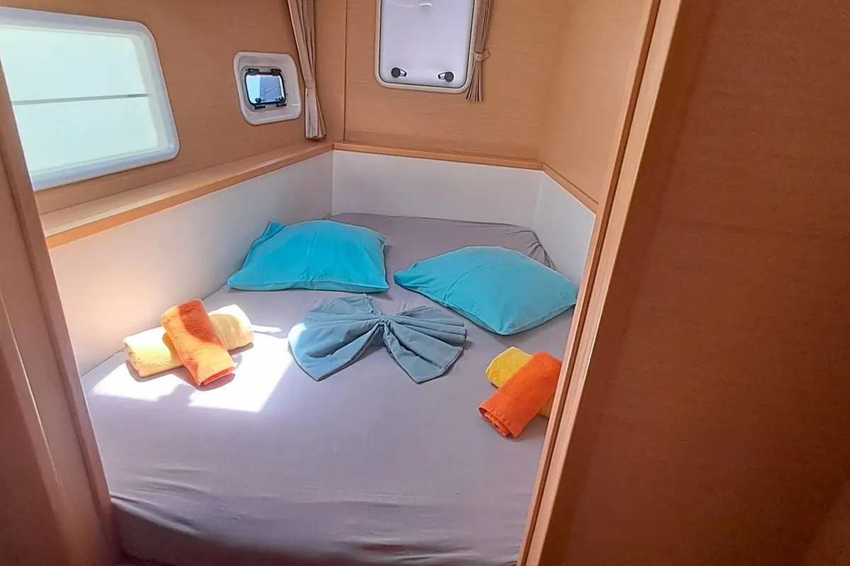 Cabin on Trixi, a Lagoon 400 S2 catamaran at Pointe-à-Pitre, France