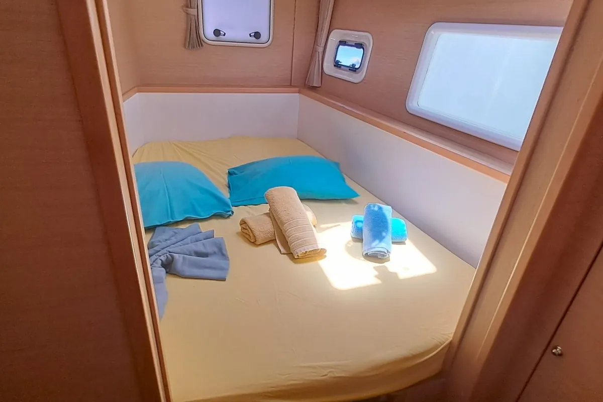 Cabin on Trixi, a Lagoon 400 S2 catamaran at Pointe-à-Pitre, France