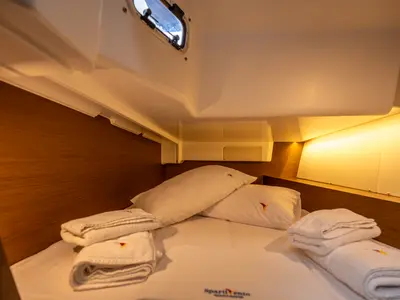 Cabin on Pluto, a Beneteau Oceanis 34.1 sailboat at Salerno, Italy