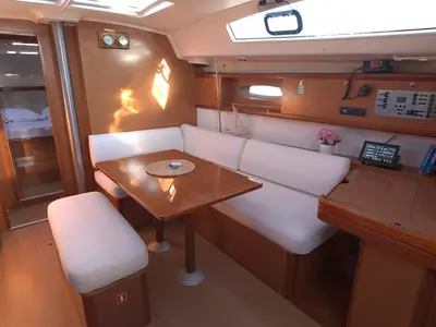 Salon of Aias, a Beneteau Oceanis 43 sailboat at Municipal Unit of Megara, Greece