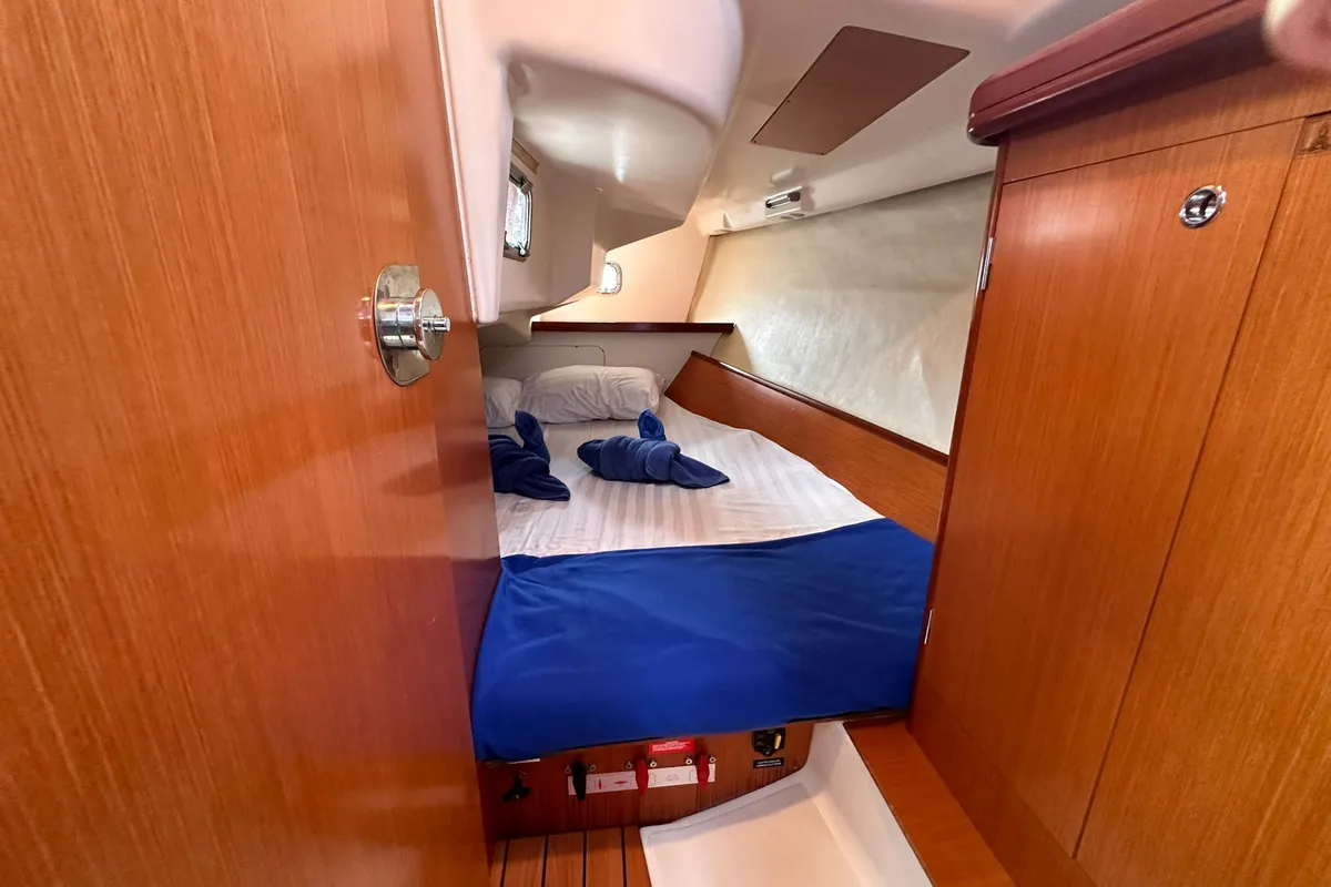 Cabin on No regrets, a Beneteau Oceanis Clipper 323 sailboat at Mai Khao, Thailand