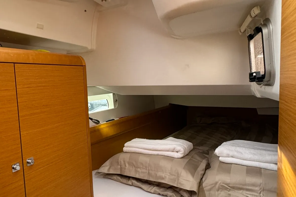 Cabin on ZikkZakk, a Jeanneau Sun Odyssey 409 sailboat at Bergen, Norway