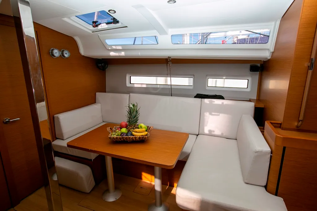 Salon of Homesick George, a Jeanneau Sun Odyssey 440 sailboat at Volos, Greece