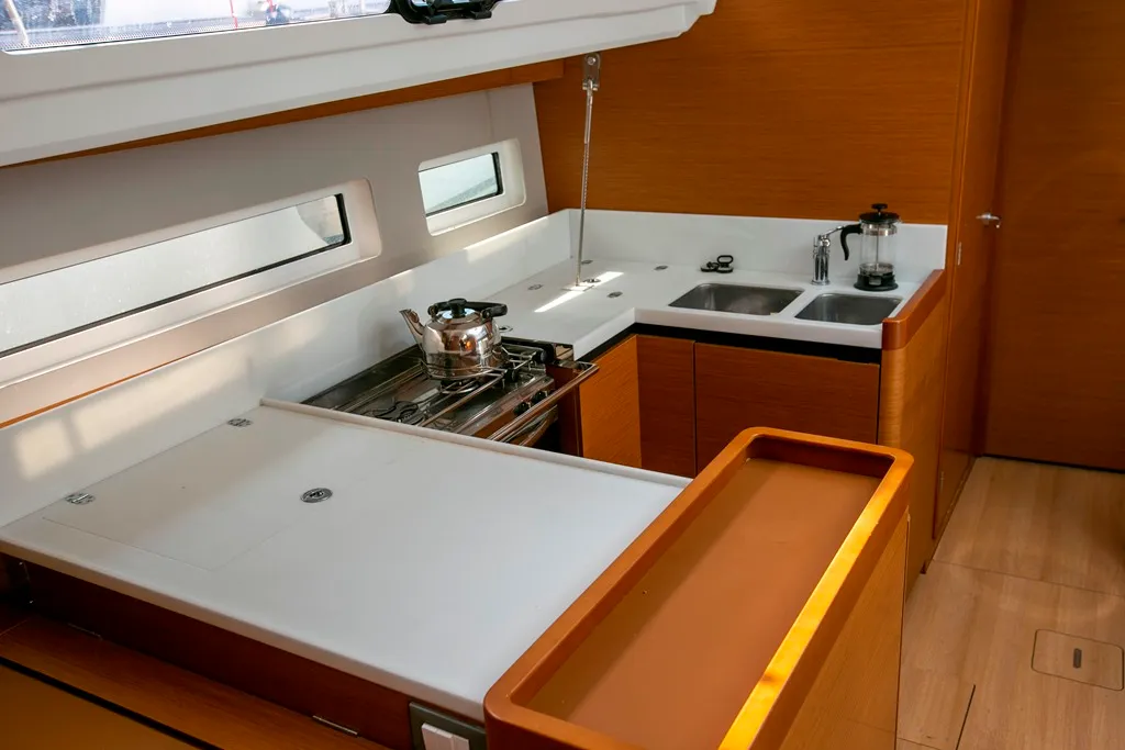 Galley of Homesick George, a Jeanneau Sun Odyssey 440 sailboat at Volos, Greece