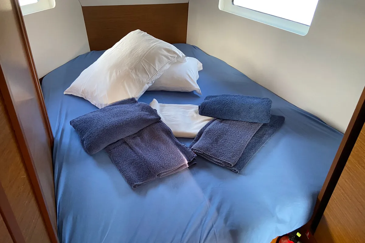 Cabin on Philippa, a Jeanneau Sun Odyssey 380 sailboat at Cannigione, Italy