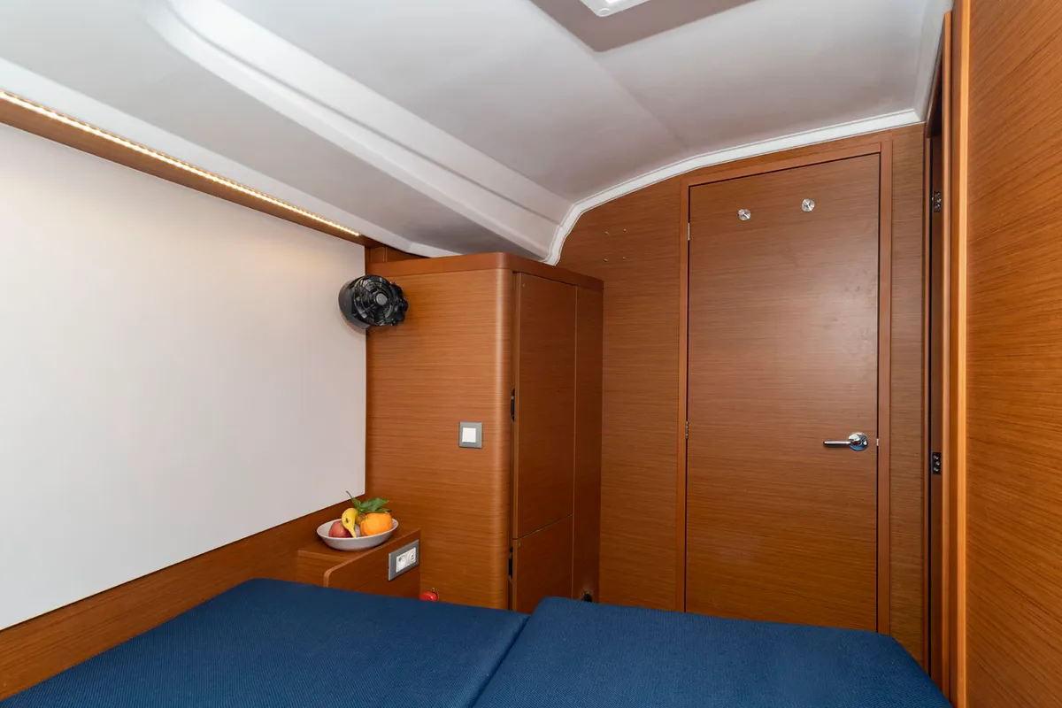 Cabin on SuElli, a Jeanneau Sun Odyssey 410 sailboat at Felanitx, Spain