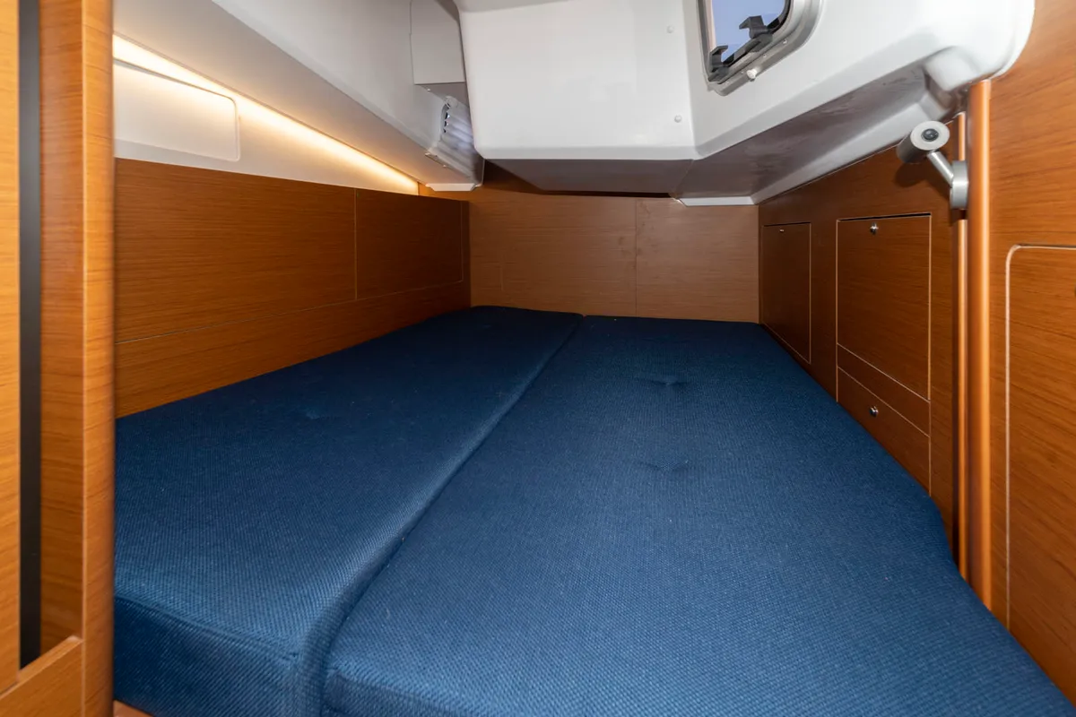 Cabin on SuElli, a Jeanneau Sun Odyssey 410 sailboat at Felanitx, Spain