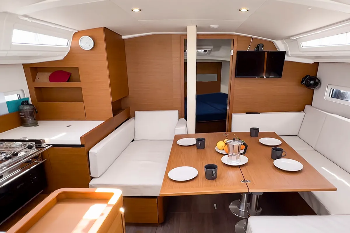 Salon of SuElli, a Jeanneau Sun Odyssey 410 sailboat at Felanitx, Spain