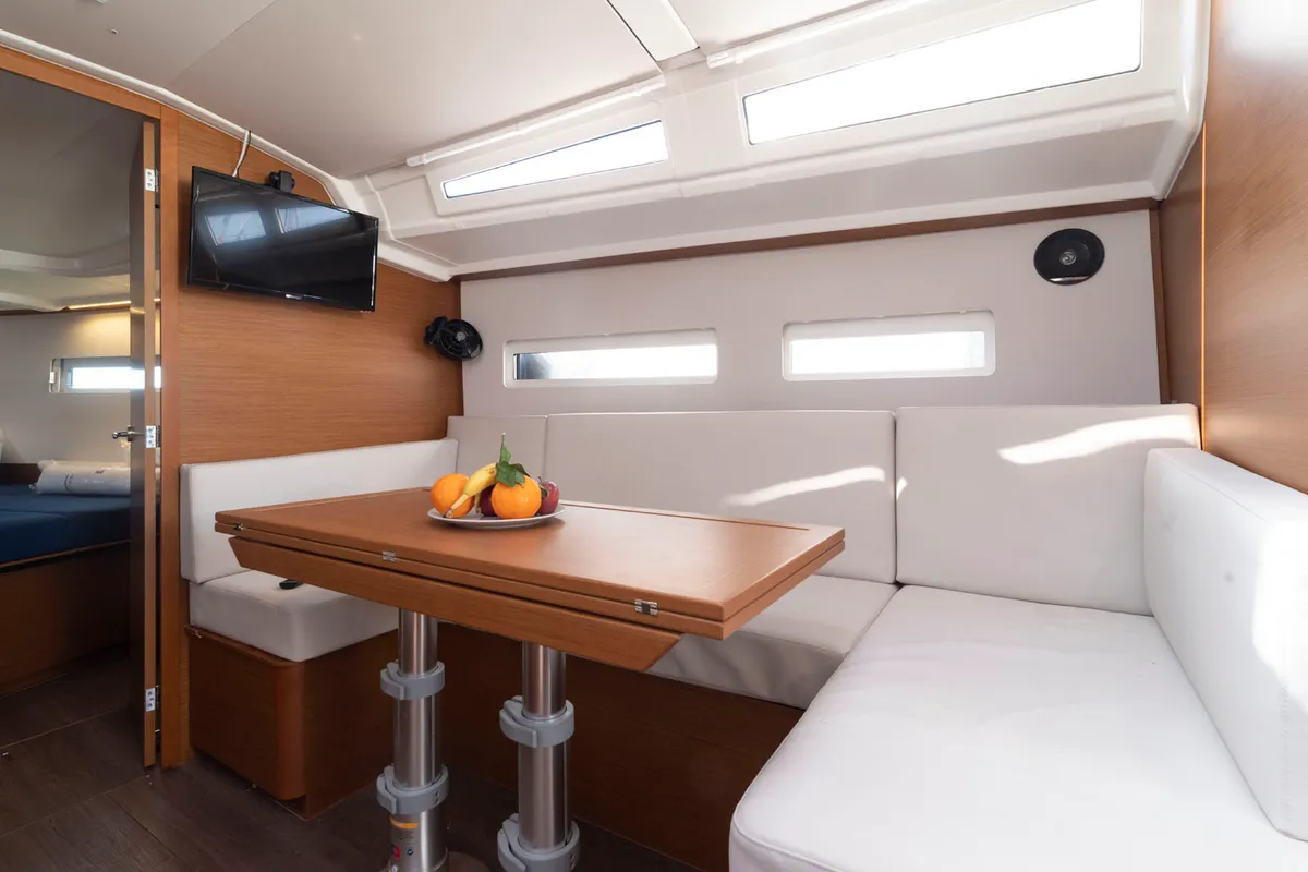 Salon of SuElli, a Jeanneau Sun Odyssey 410 sailboat at Felanitx, Spain