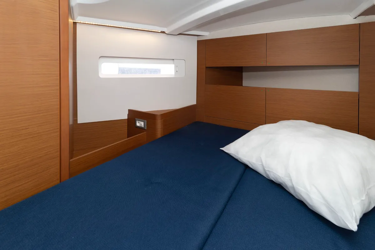 Cabin on SuElli, a Jeanneau Sun Odyssey 410 sailboat at Felanitx, Spain