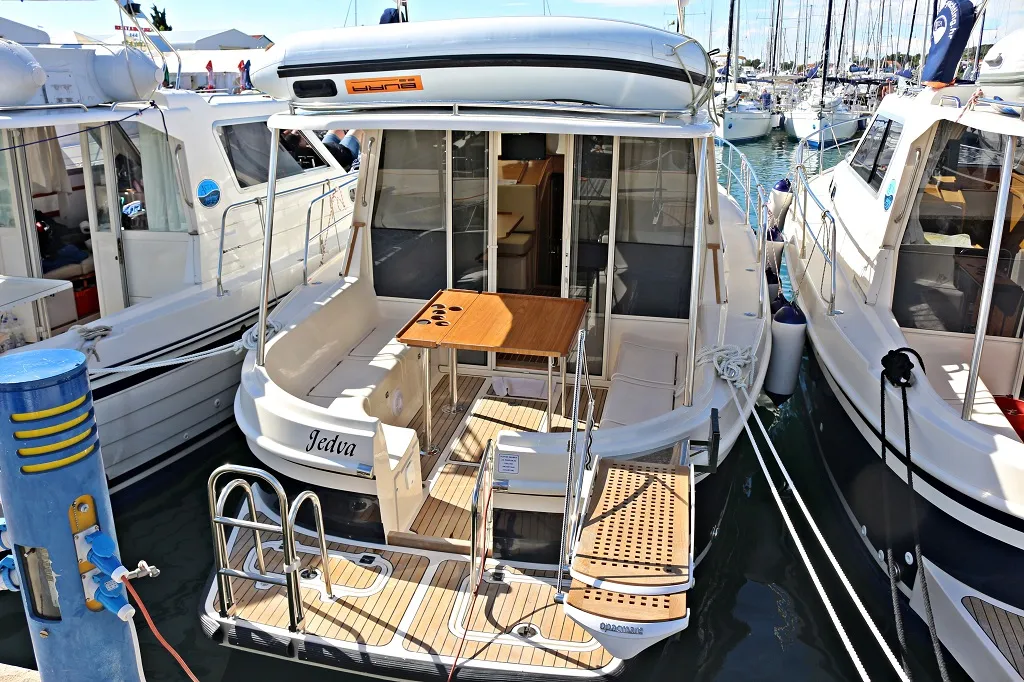 Deck of Jedva, a SAS - Vektor Adria 1002 Vektor motorboat at Općina Sukošan, Croatia