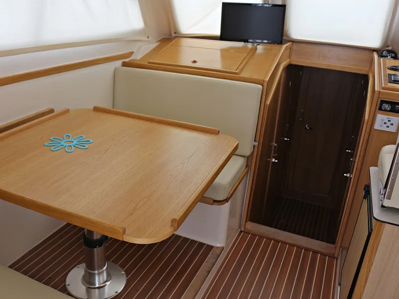 Salon of Jedva, a SAS - Vektor Adria 1002 Vektor motorboat at Općina Sukošan, Croatia