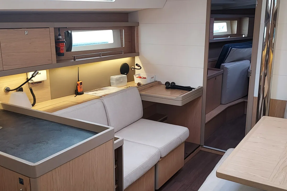 Salon of Alpamapa, a Beneteau Oceanis 45 sailboat at Toulon, France