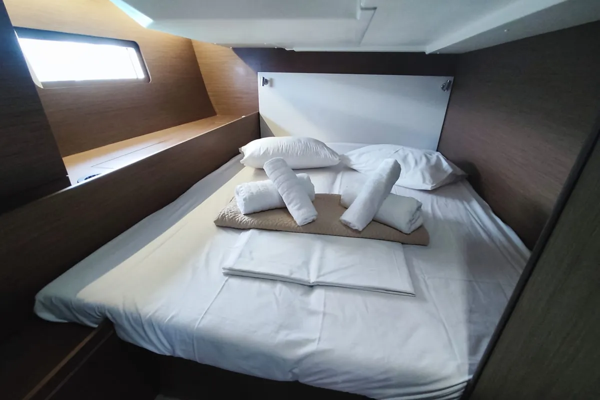 Cabin on DALIA, a Beneteau Oceanis 51.1 sailboat at Kontokali, Greece