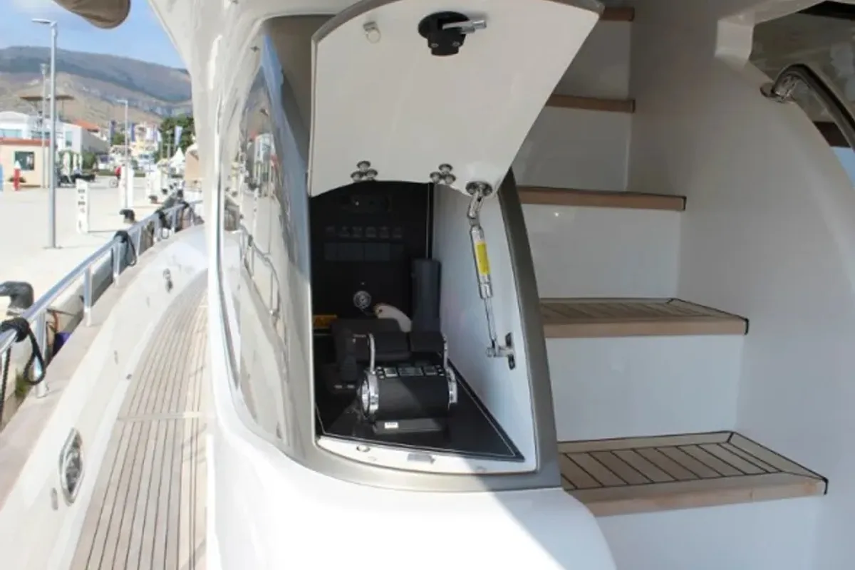 Premium, a Elegance 60 Fly motor yacht at Općina Pakoštane, Croatia