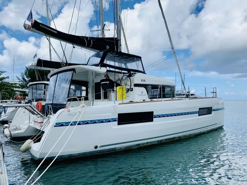 Exterior view of Cabin U04 (RB), a Lagoon 40 catamaran at Roche Caiman, Seychelles