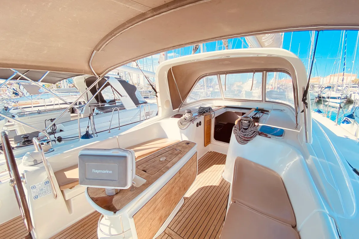 Cockpit of Pura Vida (Pax 12), a Beneteau Oceanis 50 sailboat at Municipal Unit of Lefkada, Greece