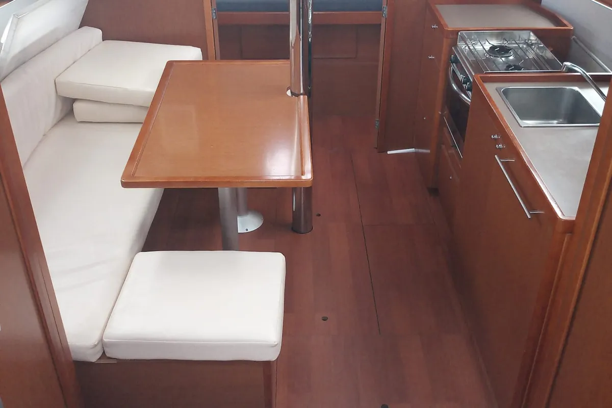 Salon of Naima, a Beneteau Oceanis 38.1 sailboat at Cannigione, Italy