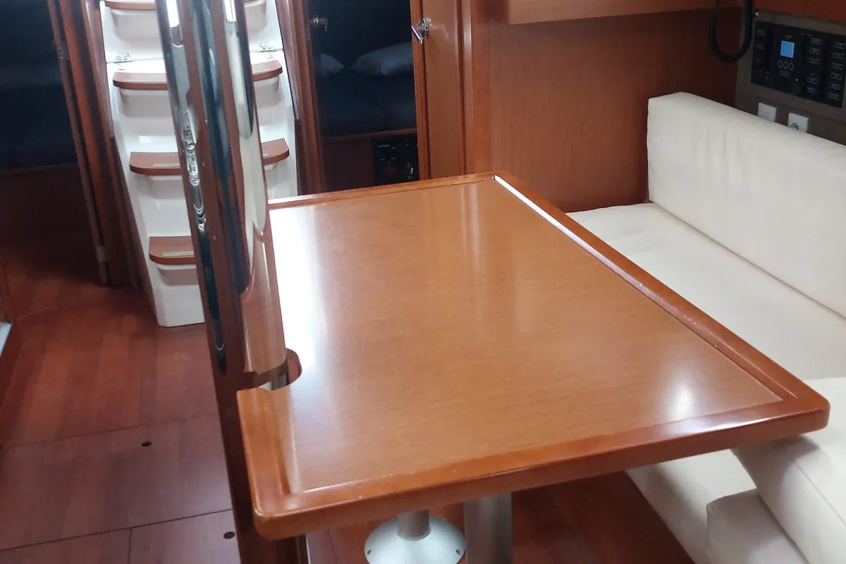 Salon of Naima, a Beneteau Oceanis 38.1 sailboat at Cannigione, Italy