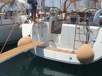 Deck of Sail La vie, a Beneteau Oceanis 46 sailboat at Athens, Greece