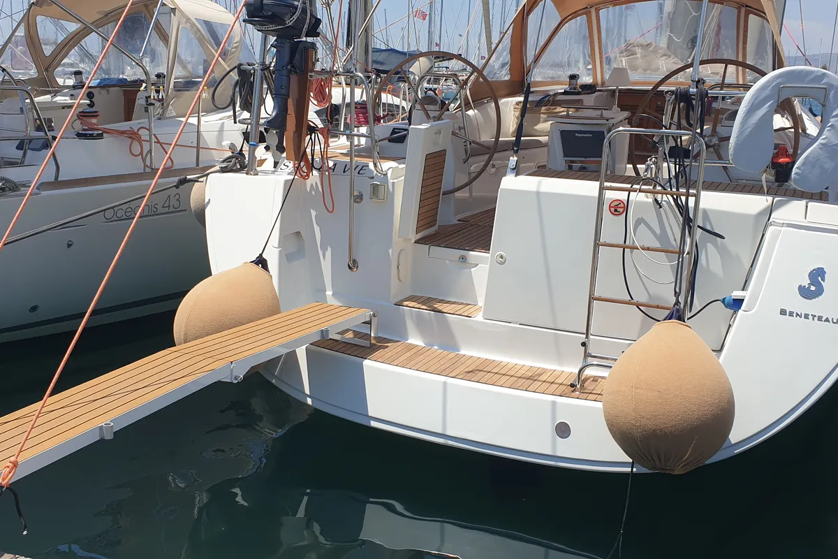 Deck of Sail La vie, a Beneteau Oceanis 46 sailboat at Athens, Greece