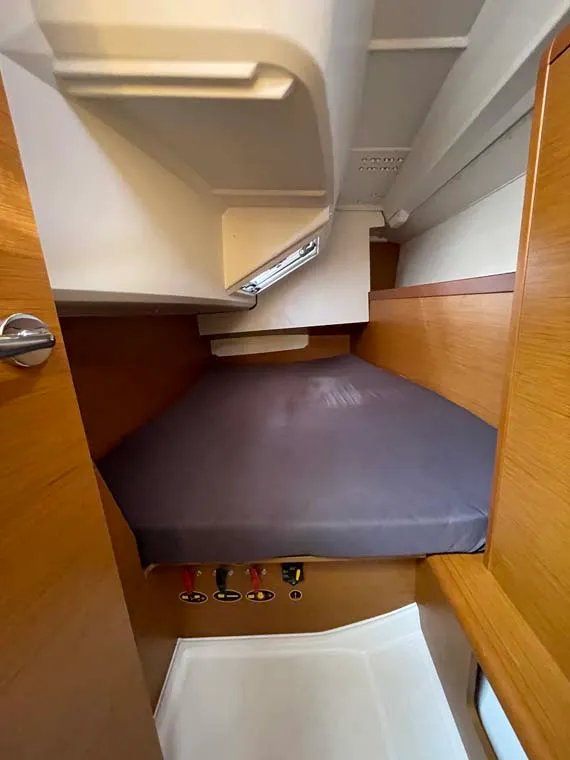Cabin on Castor, a Jeanneau Sun Odyssey 349 sailboat at Felanitx, Spain
