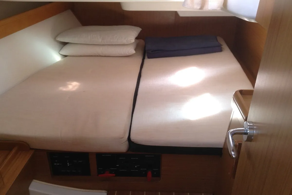 Cabin on Billmaira, a Jeanneau Sun Odyssey 42i sailboat at Preveza, Greece
