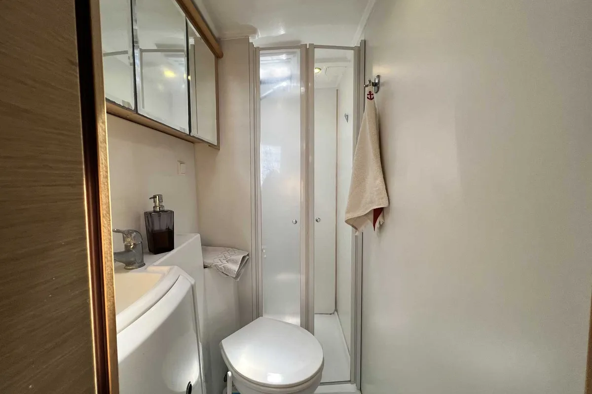 Head on Comfort, a Lagoon 420 catamaran at Bodrum, Turkey