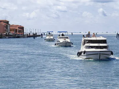 02, a Houseboat Holidays Italia S.R.L. Minuetto 6 motor yacht at Casier, Italy